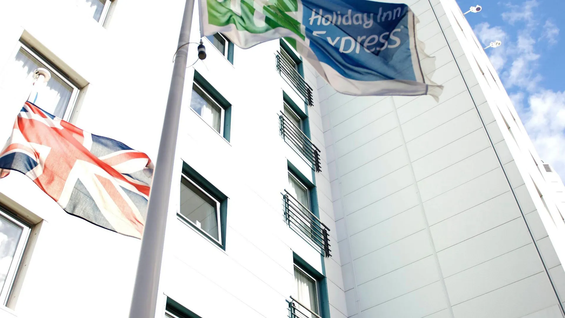 Staying Near Brixton: 5 Central London Hotels Compared